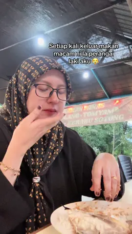 10 tahun kahwin tak berubah perangai dia 😭 