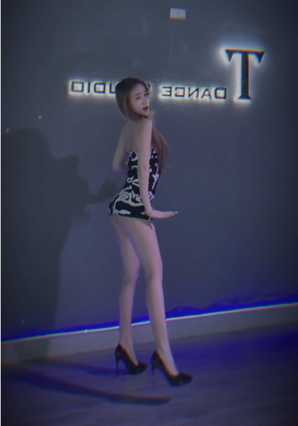 Khi người khác ko thể làm tổn thương bạn. Họ sẽ làm tổn thương danh tiếng của bạn trong mắt người khác #fyp #xuhuong #dancebar #daynhay 