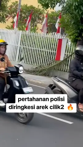 demo pertahanan polisi di ringkesi arek cilik2 #demo #ojol #surabaya 