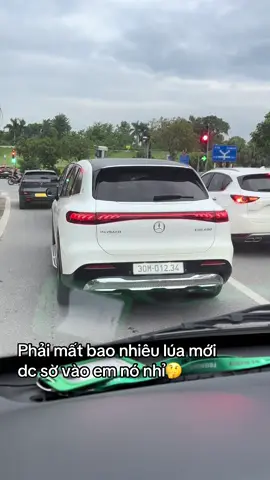 Là chị nữ lái nên ko dám vượt luôn🥲#laixeantoan #xetai #maybach #biensodep 