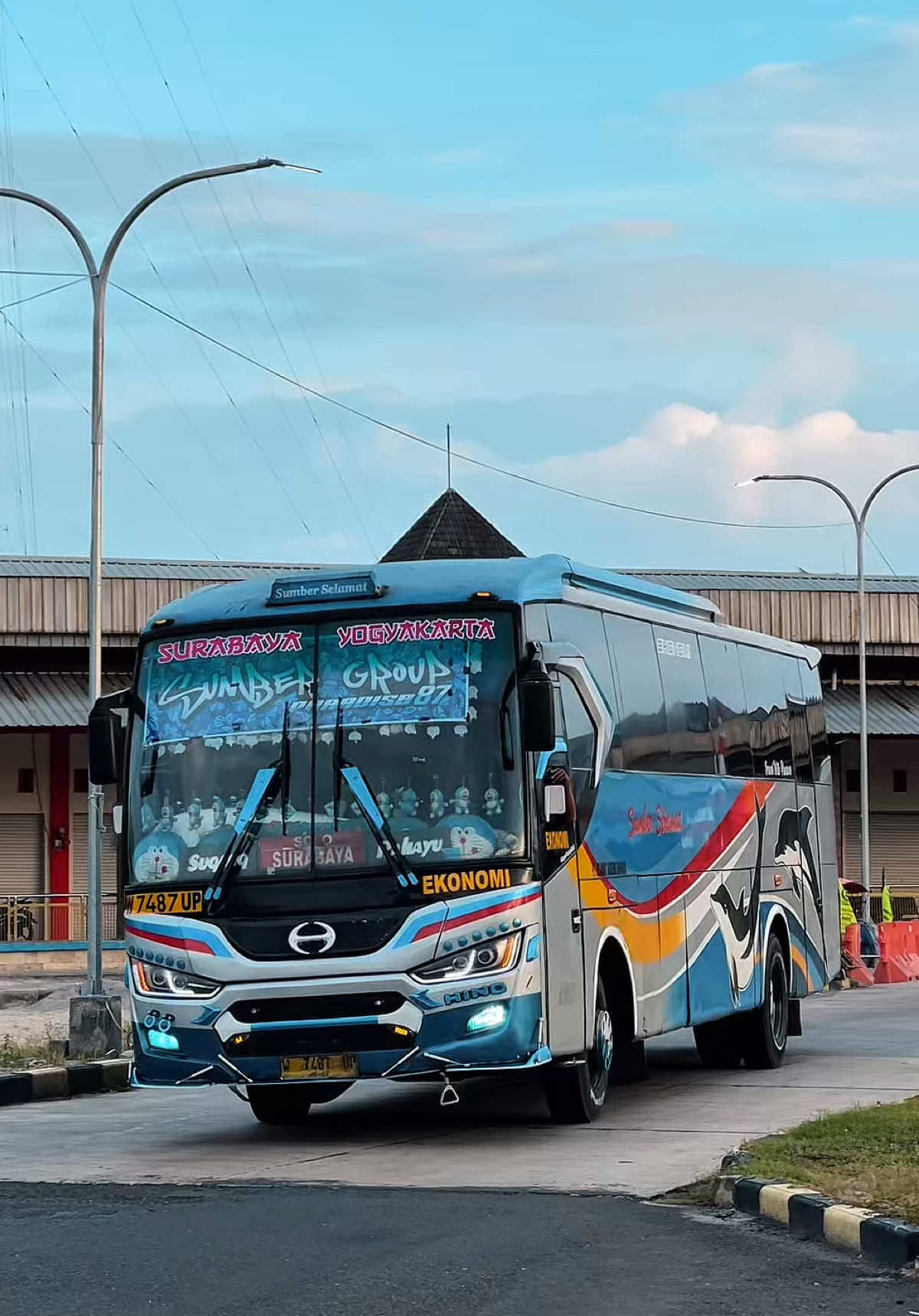 pink > biru👀 #sumbergroup #sumbergrouplovers🤗🐬 #sumbergroup🐬🐬 #sugengrahayu #sugengrahayugroup #sumberselamat #sumberselamat🐬 #sglovers #sumberkencono #fy #fyppppppppppppppppppppppp #4u #masukberanda #trending #cinematicbus #videobus #storybus #videobusindonesia #busjawatimuran #busjatim #hino @hnfthhhhh 