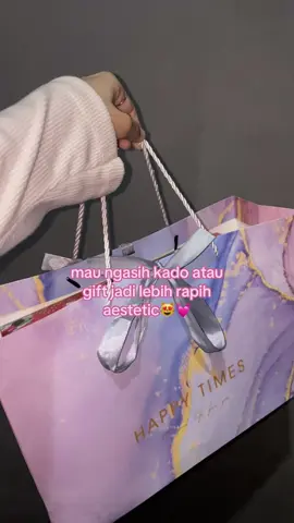 yg mau ngasi kado ke ayang,sodara,bestie,temen cocok bgtt iniii biar lebih keliatan elegan😻🫵🏻💋#affiliate #paperbag #kadoultah #fypage #fyp 