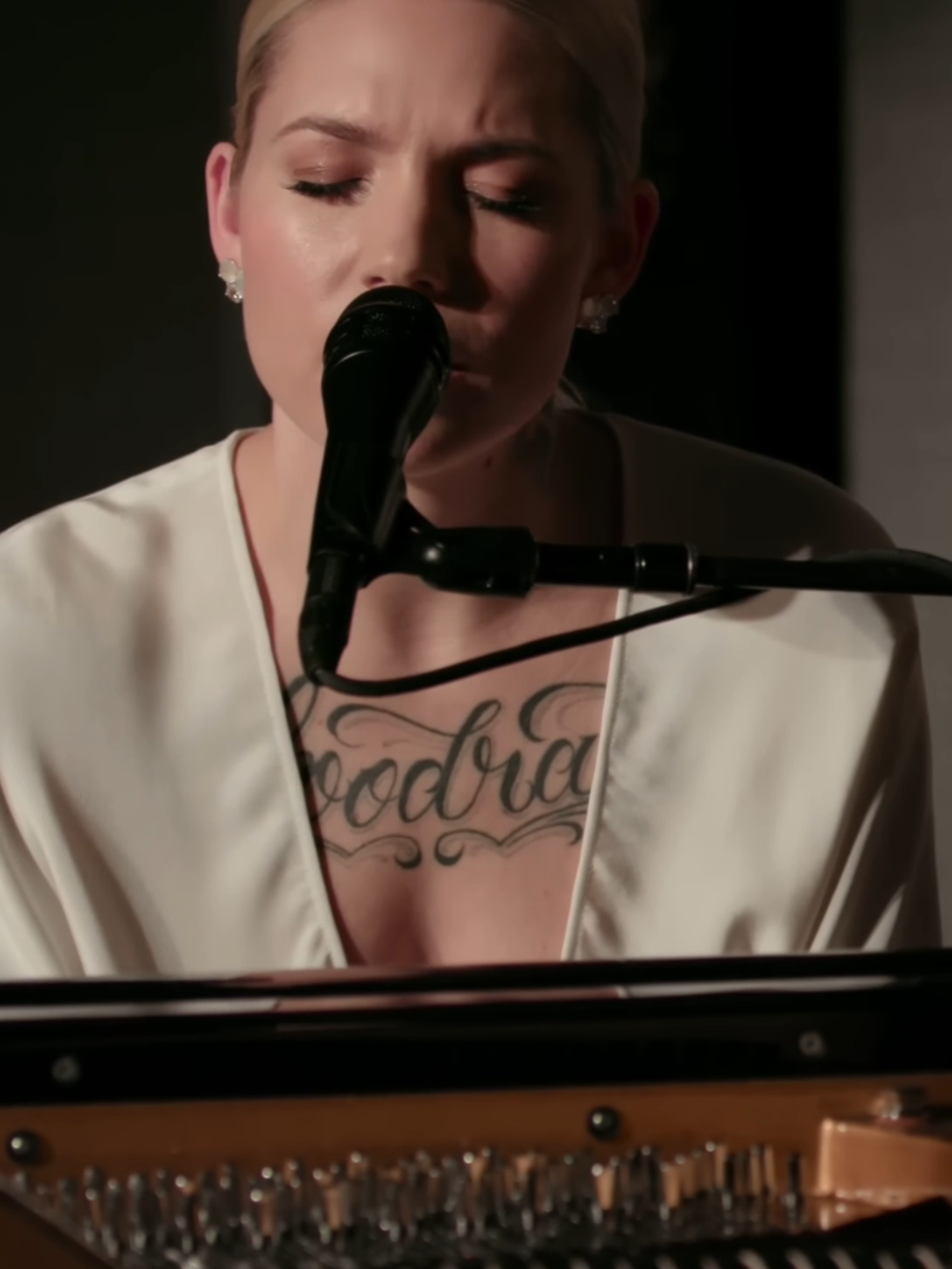 But you'll always be my hero even though you've lost your mind. #lovethewayyoulie #livemusic #liveperformance #eminem #rihanna #heartbreaker #songwritersoftiktok #flashbackfriday