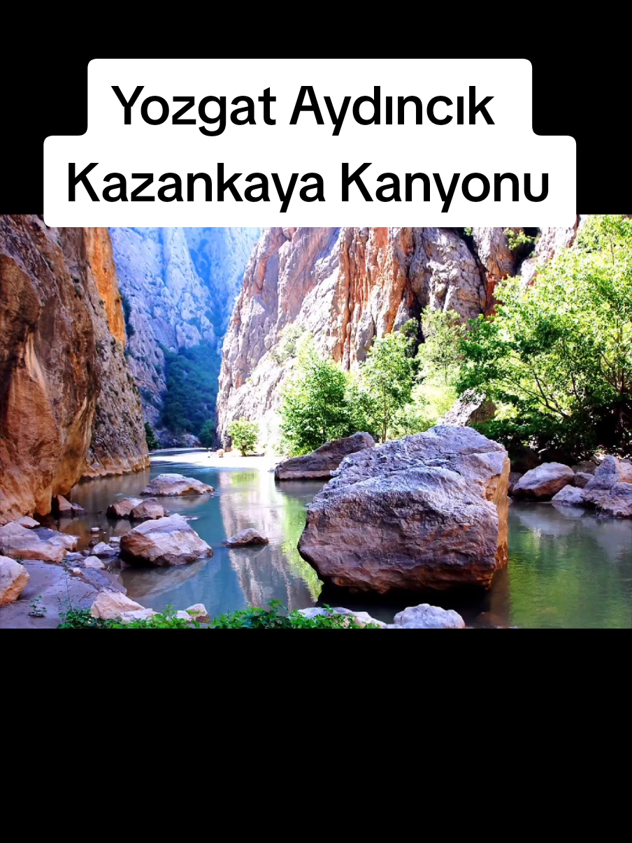 Yozgat Kazankaya Kanyonu Aydıncık ilçesindeki Saklı Cennet Kazankaya Kanyonu, sıcak havalarda ziyaretçi akınına uğruyor. Çekerek Irmağı’nın serin sularında vakit geçirmek isteyenler, doğal güzellikleriyle büyüleyen kanyonda hem yürüyüş yapıyor hem de doğanın tadını çıkarıyor. Turizme kazandırılması için yürüyüş rotaları, seyir terası, köprüler ve kamp alanlarıyla büyük bir proje hazırlanıyor. Çalışmalar sürerken kanyon, İç Anadolu’nun gözde mekanları arasında yerini şimdiden aldı. #yozgat #aydıncık #kazankayakanyonu #kanyon #sorgun 