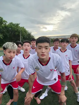 đường đời đưa đi đá bóng :))#xuhuong #xuhuongtiktok 