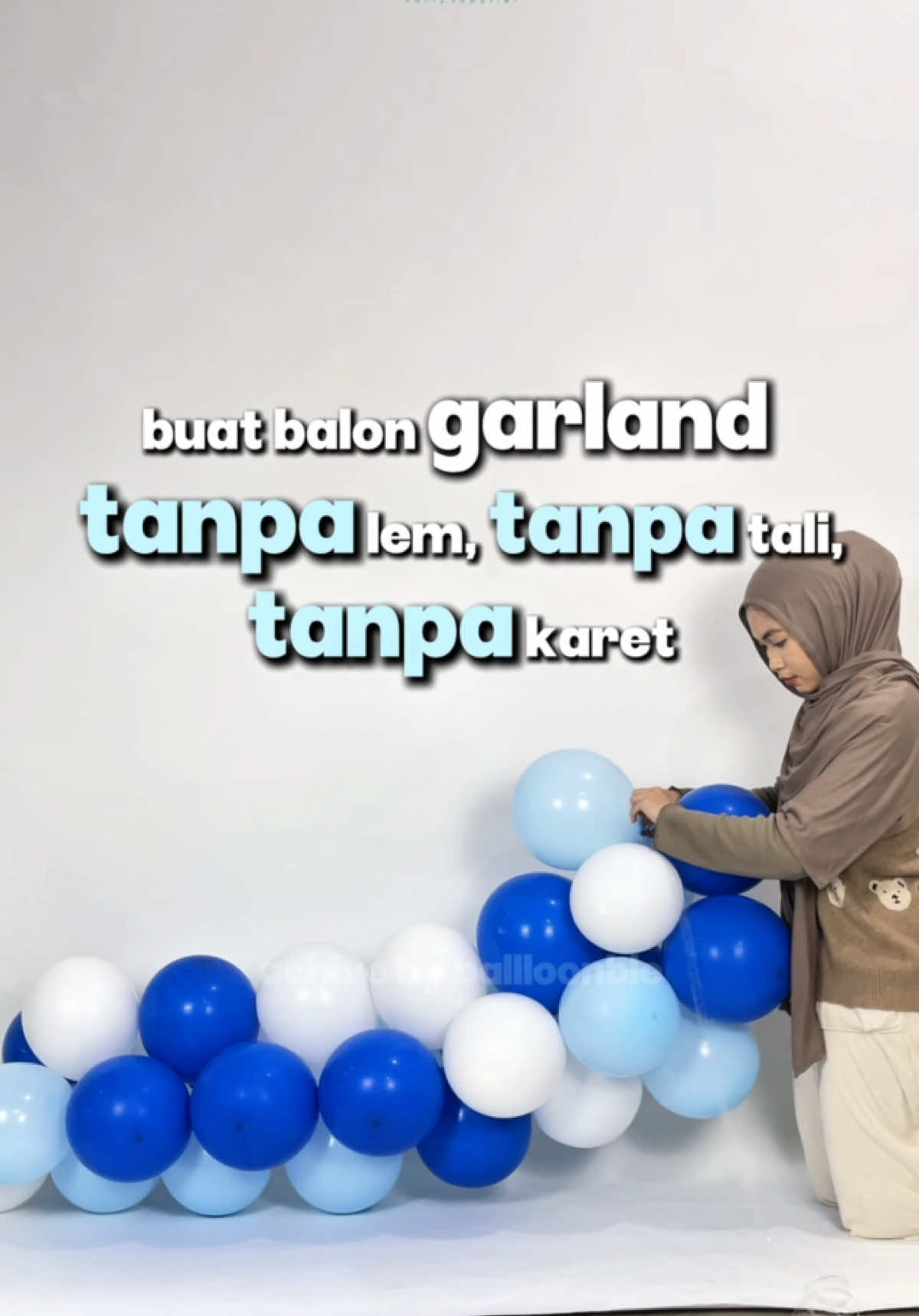 Trik simple bagi pemula buat balon garland cukup pakai pvc strip aja!😉🫵🏻 #balloonable #balloongarland #garlandballoons #balloonhacks #balloontutorial 
