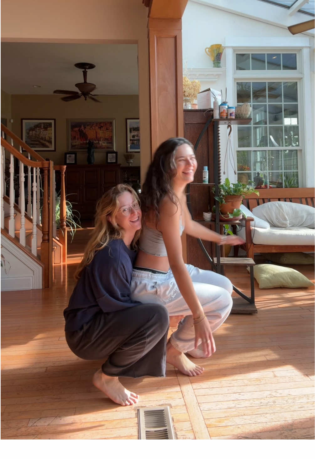 first challenge failed 💔 #wlw #katandkay #trend #chairchallenge 