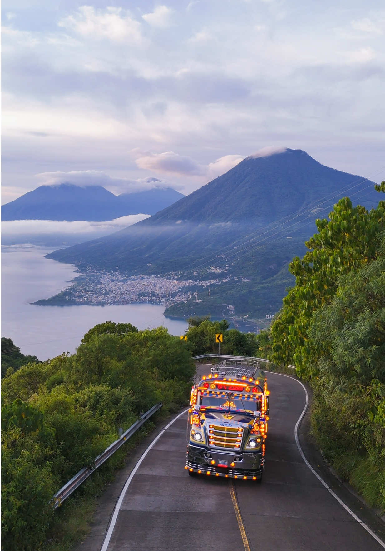 ATITLÁN ♥️🇬🇹 #guate #guatemala #busesdeguatemala #tiktok #paratiiiiiiiiiiiiiiiiiiiiiiiiiiiiiii 