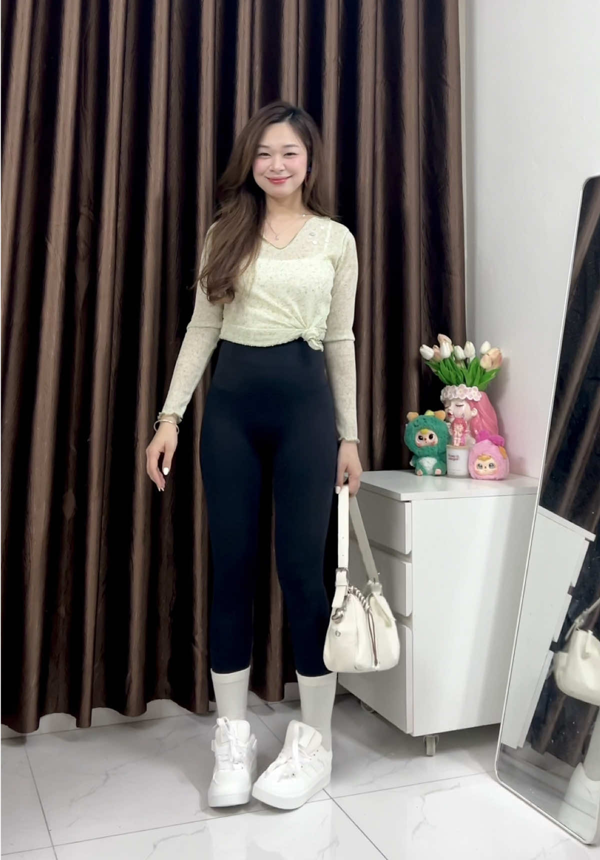 Giày xinh hạt dẻ cho mấy bà nè #giaythethao #giaysneaker #giaytrangnu 