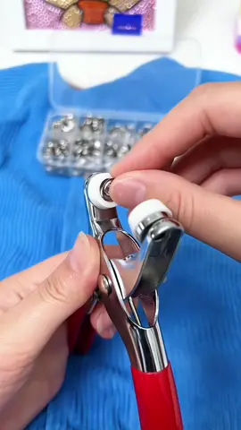 Bộ kìm bấm khuy cúc áo, Dụng cụ bấm khuy đa năng gọn gàng tiện dụng #bokimbamkhuy #dungcubamkhuy #kimbamkhuy #kimbamkhuycucao #kimbamkhuykemcucbam 