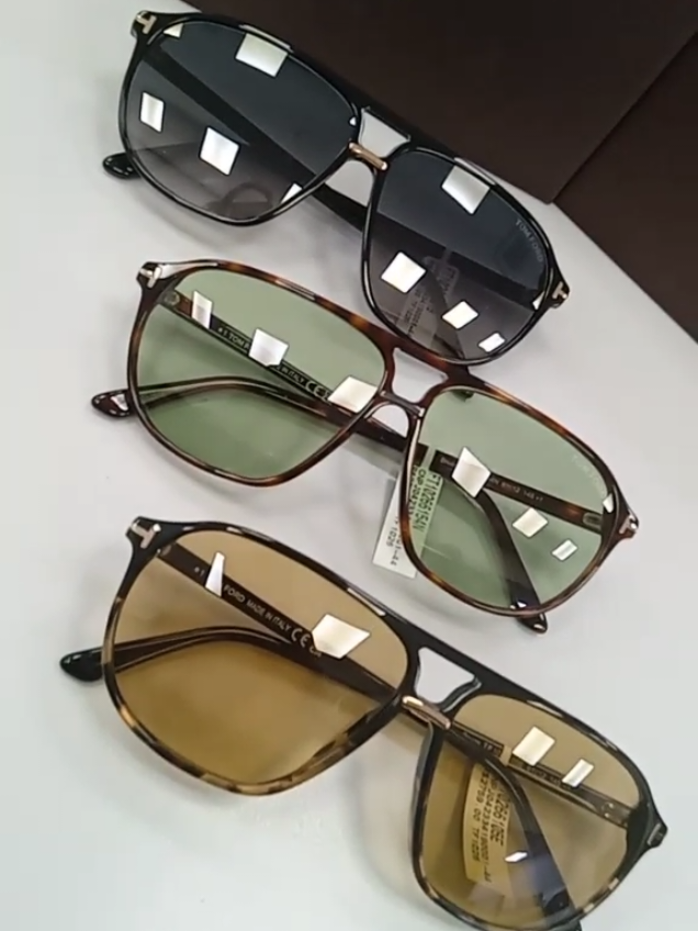 Óculos de sol aviador Tom Ford Bruce FT1026 em 3 opções de cores! Qual a sua favorita? 