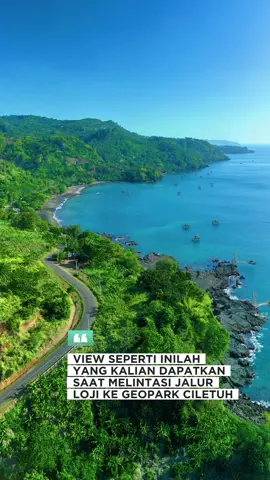 Beginilah view yang kalian dapatkan saat melintasi jalur Loji menuju Geopark Ciletuh #pelabuhanratu #ujunggenteng #geoparkciletuh #exploresukabumi #fyp #pantai #beachvibes #pesonaindonesia 
