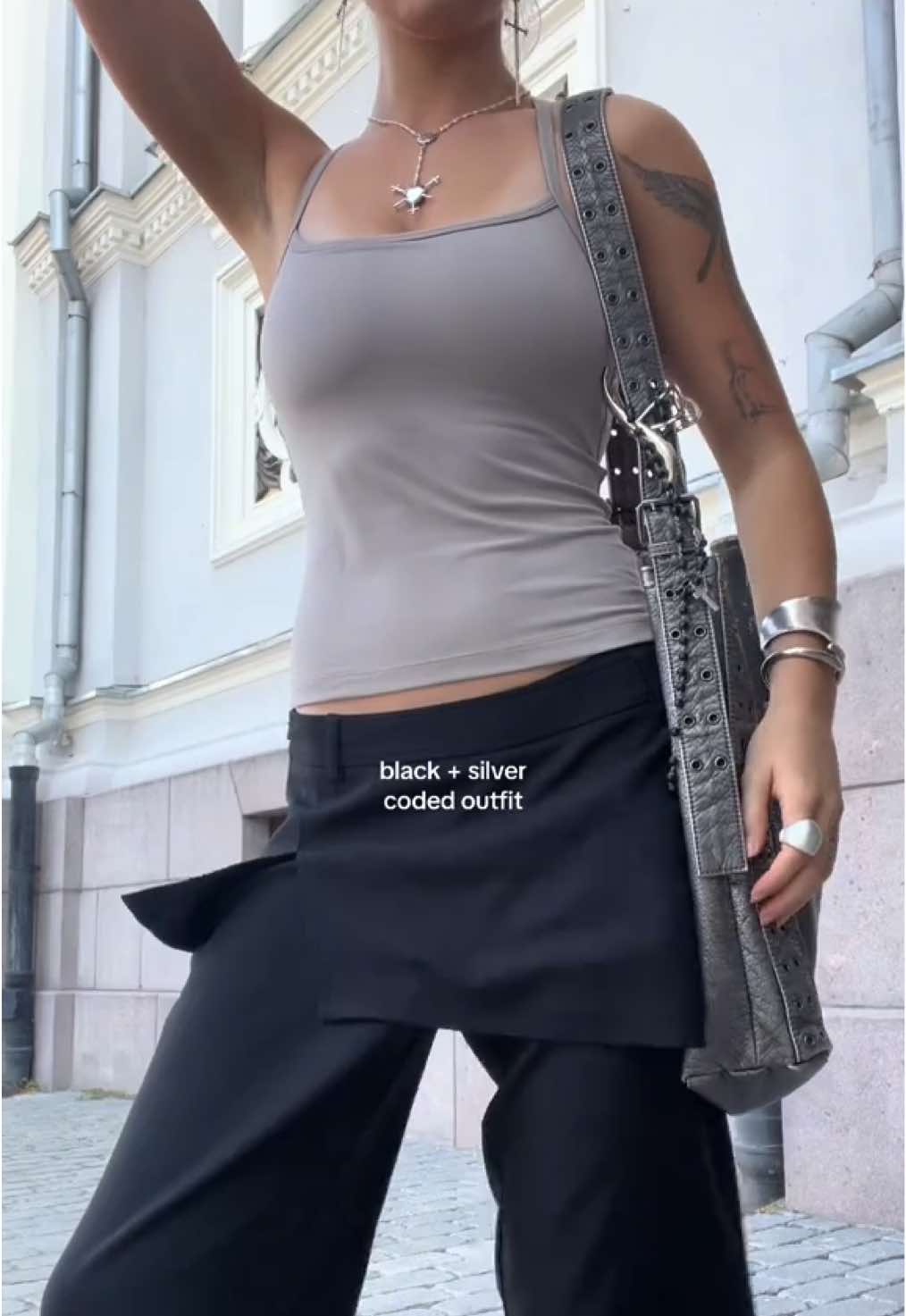 ultimate colour combo  #vintagefashion #gothicgirl #japandi #grungestyle #lithuania 