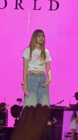 rosé was flabbergasted 😭😂 #ROSÉ #LISA #CHAELISA #fyp #blackpinkdeadline 