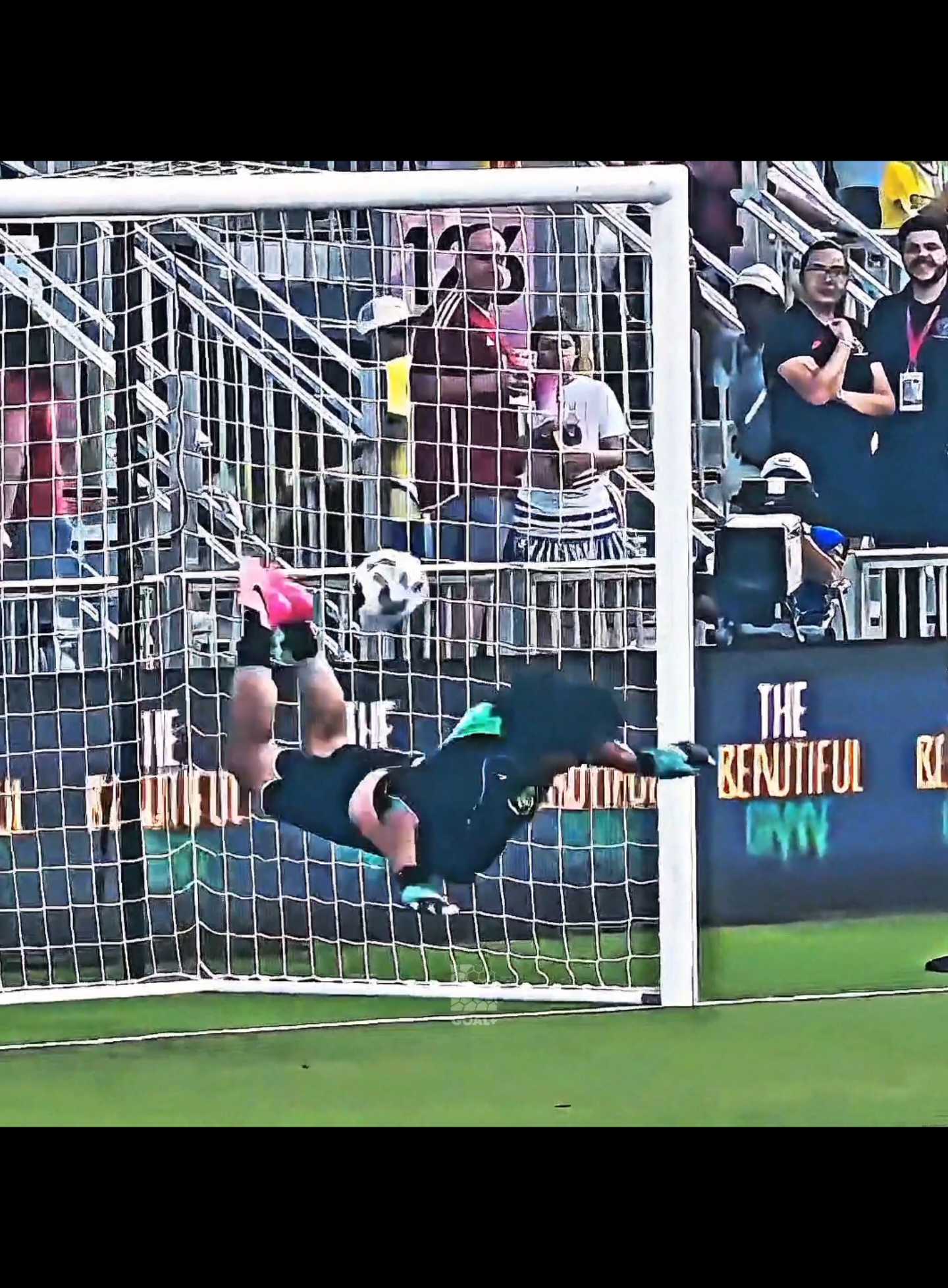 Bir zamanlar René Higuita #renehiguita #goalkeeper #football 