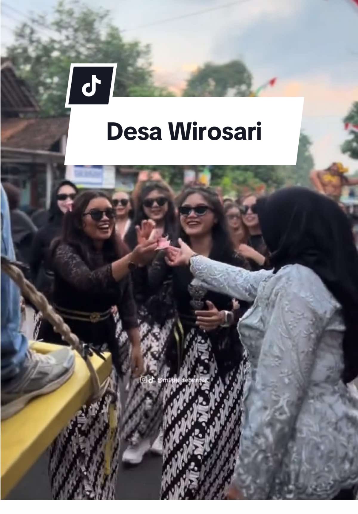 Kontingen dari desa WIROSARI PATEAN KENDAL  #wirosari #wirosaripatean #pateankendal #karnaval #jogetinkatahati 