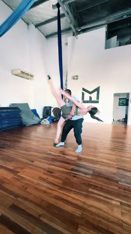 Practicando trucos con @Chiara Incatasciato  #acroduo #acrodance #duo #baile #danza  @acro.Dfusion  @acro.Dfusion  @acro.Dfusion 