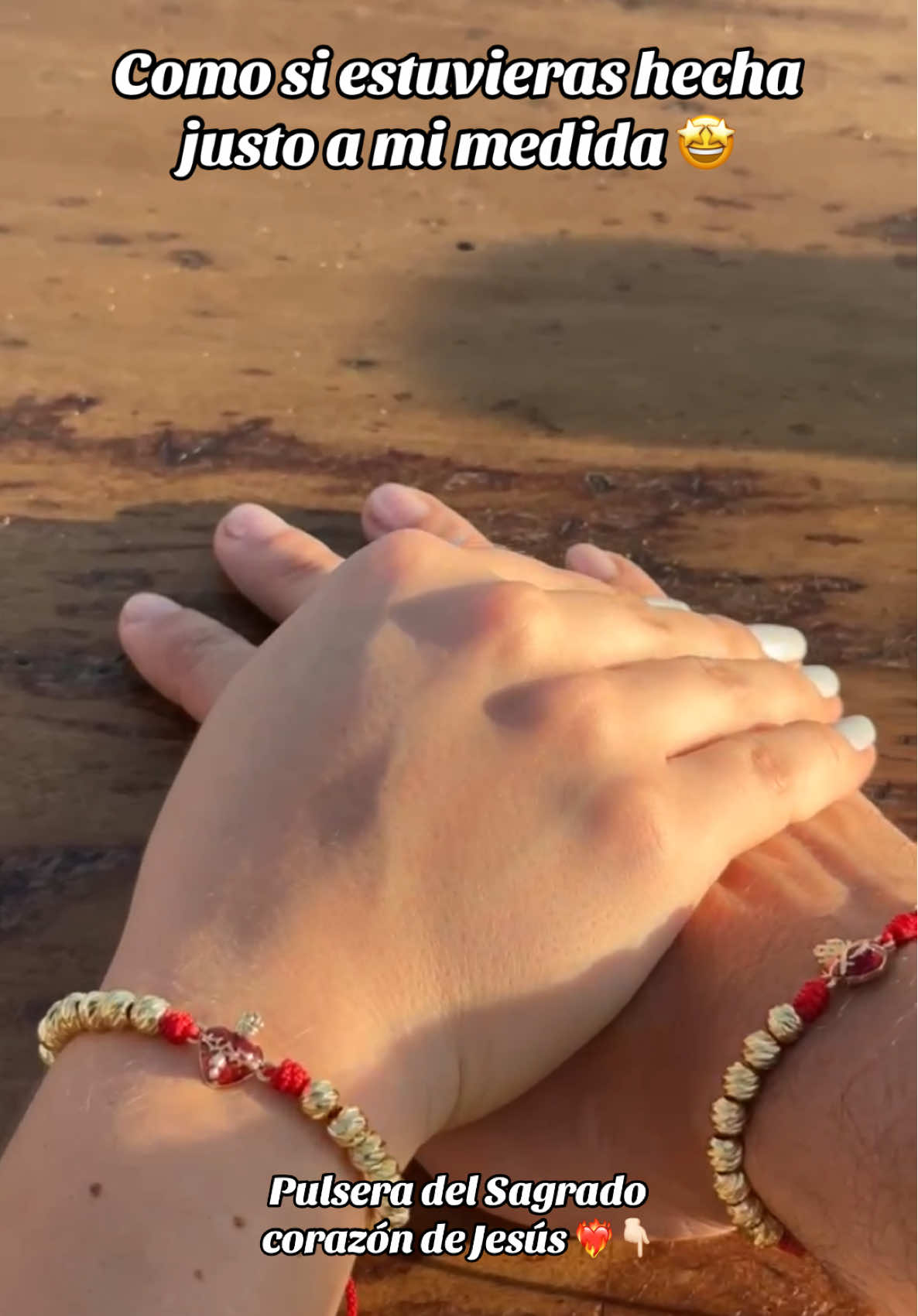 ✨ Pulsera Sagrado Corazón de Jesús ✨ Un diseño lleno de fe y devoción 🙏. Esta pulsera representa amor, esperanza y fortaleza espiritual, ideal para llevar en el día a día como un recordatorio de unión y confianza en el Sagrado Corazón ❤️.   #sagradocorazondejesus #jesusesmipastor #bracelet #pulseras #hechoamanoconamor 