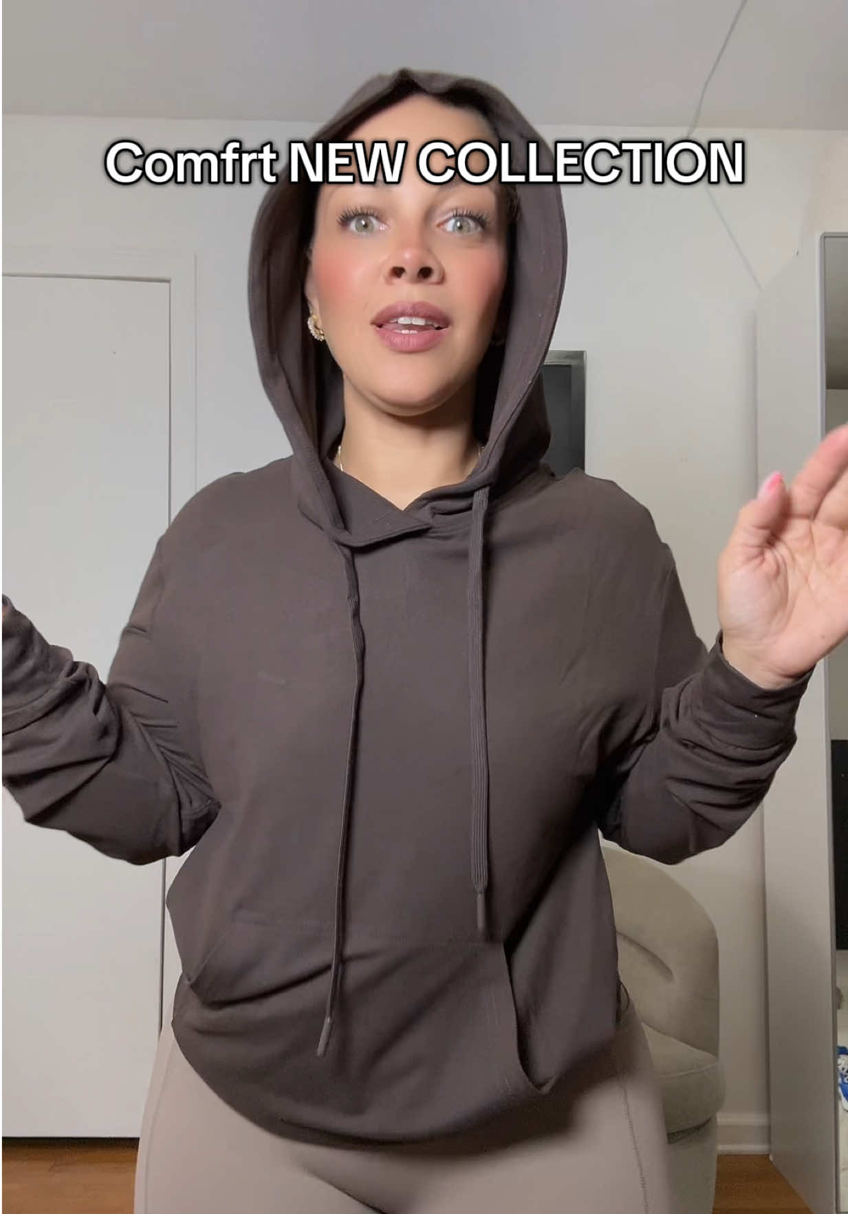 @Comfrt Jersey top. I’m in love it’s sooo comfortable and cozy. Literally everything everyone is saying. I’m wearing a XS #comfrt #jersey #comfrthoodie 