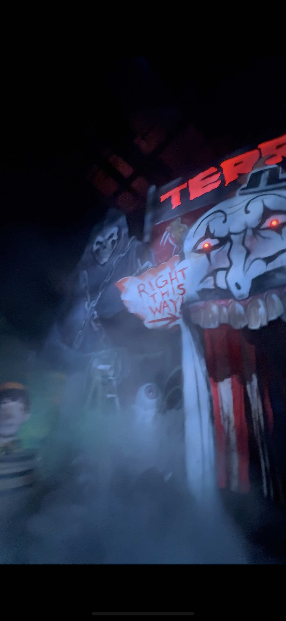 The foods a little funny at the Clown Cafe!   Terrifier House at Halloween Horror Nights 2025 #hhn34 