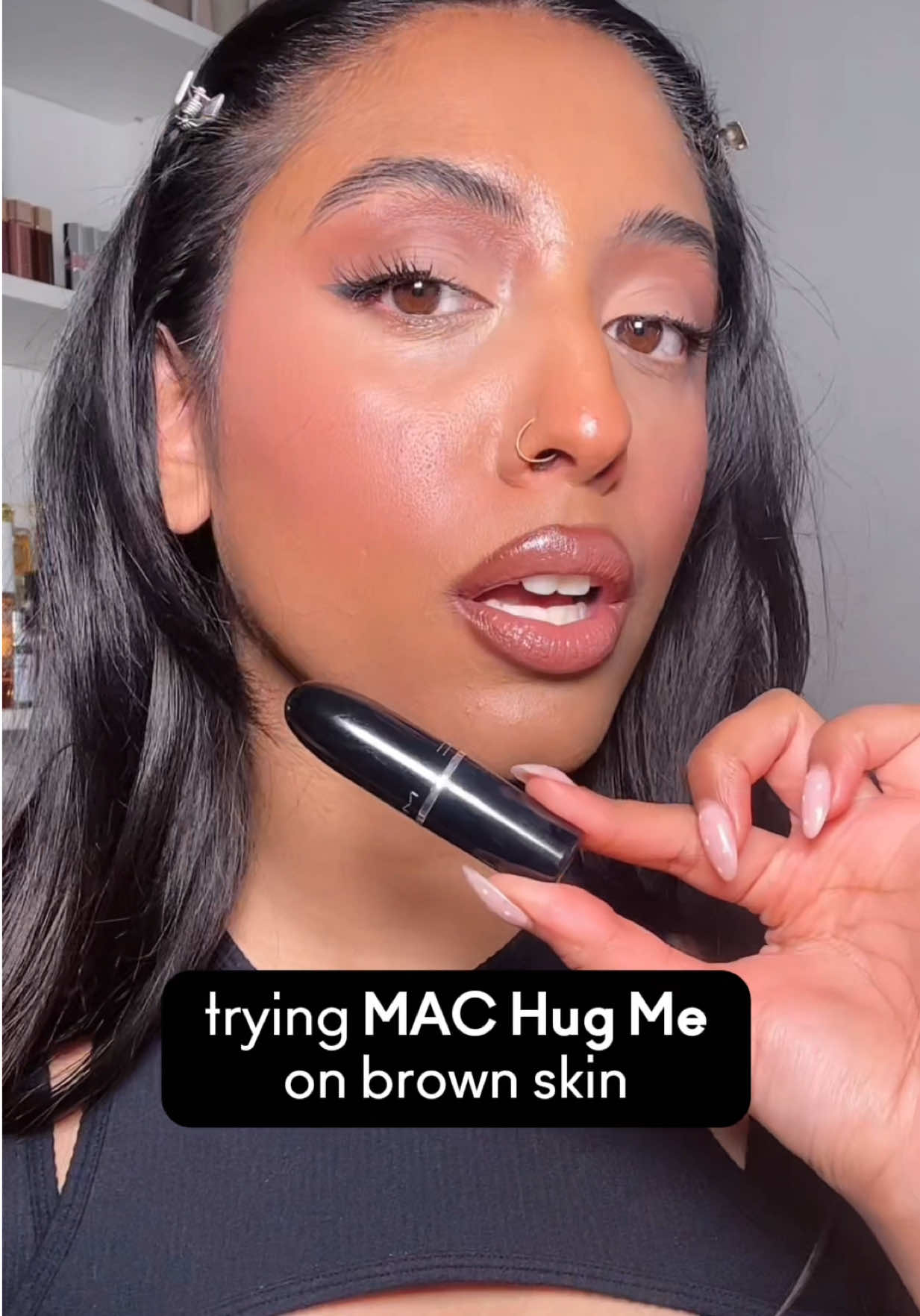 No notes – just Hug Me + Chestnut for a flawless lip combo you’ll wanna wear over and over. Check out @Lordthivi’s go-to combo: 💋 MAC Lip Pencil in Chestnut 💋 MAC Lustreglass Sheer-Shine Lipstick in Hug Me #MACNudes