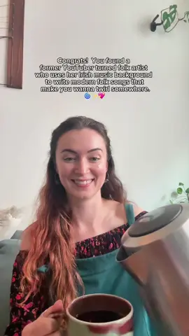 If you’ve ever watched Google Translate Sings (translator fails whatever) hi welcome back 💙🌀💙🌀. #youtuber #folk #singer #irish #indieartist 