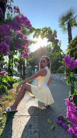 August golden hour🤩 #ticino#lagomaggiore#flowers#Summer#luxurylifestyle 