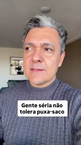 Quem puxa o seu saco hoje… pode ser o mesmo que vai puxar o seu tapete amanhã. Na frente elogia, mas por trás cava o buraco. Gente séria não precisa de bajulação. Precisa de verdade, confiança e respeito. 👉 Marca aqui alguém que também valoriza relações verdadeiras. #ArthurLuis #FalaSucesso #Reflexão #arthurluiscardoso #Relacionamentos 