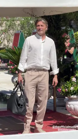 new Mads in Venice, i’m SAT (from thatsfaboffical stories) #madsmikkelsen #madsmikkelsenedit #madstok 