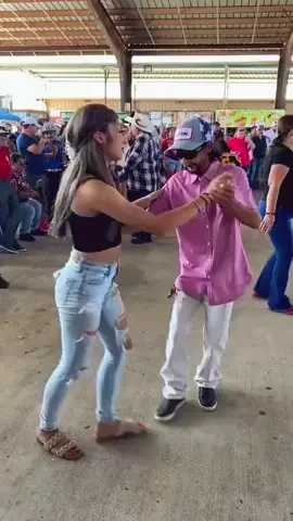 #eldivinocolombiano👠👠⭐️⭐️⭐️🇨🇴 #fypシ゚viral #mcallentx #noticiastiktok 