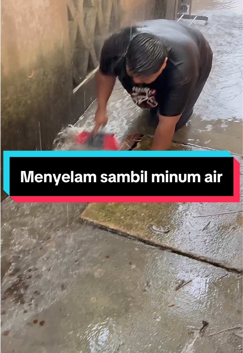 Pandai ni nak main hujan 🥹