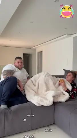 Happy family😂#scareprank#scared#funny#foryou#funnyvideo#funnyfamily 