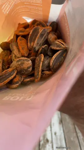 Flavored sunflower seeds. #sunflowerseeds #snack #sugarfree #tiktokshoplabordaysale #tiktokshopcreatorpicks @Smackin’ Seeds Official @Linda’s Daily Quotes 