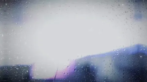 Từng ngày anh vẫn bên em.. chỉ tiếc, trái tim em bận trao cho một nơi khác.. #mrdongchill #nhachaymoingay #lofi_lyrics #nhacnaychillphet #nhacmoimoingay 