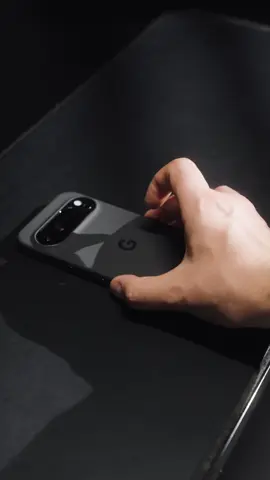 Unboxing coque Google Pixel 10 Pro XL !  Qui dit nouveau smartphone, dit nouvelle coque ! Et j’ai reçu cette coque de chez Google pour mon Pixel 10 Pro XL ! Cette coque est simple mais rend super bien et est super agréable en main. Elle protège parfaitement ce Pixel et a l’air très solide ! #google #googlepixel #asmrunboxing #asmrvideo #unboxingtherapy                    