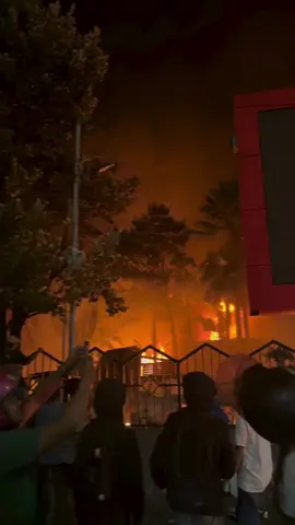 Bakar🔥🔥#dprdmakassar  #makassarbosku #demo29agustus2025 #demomahasiswa #fyp 
