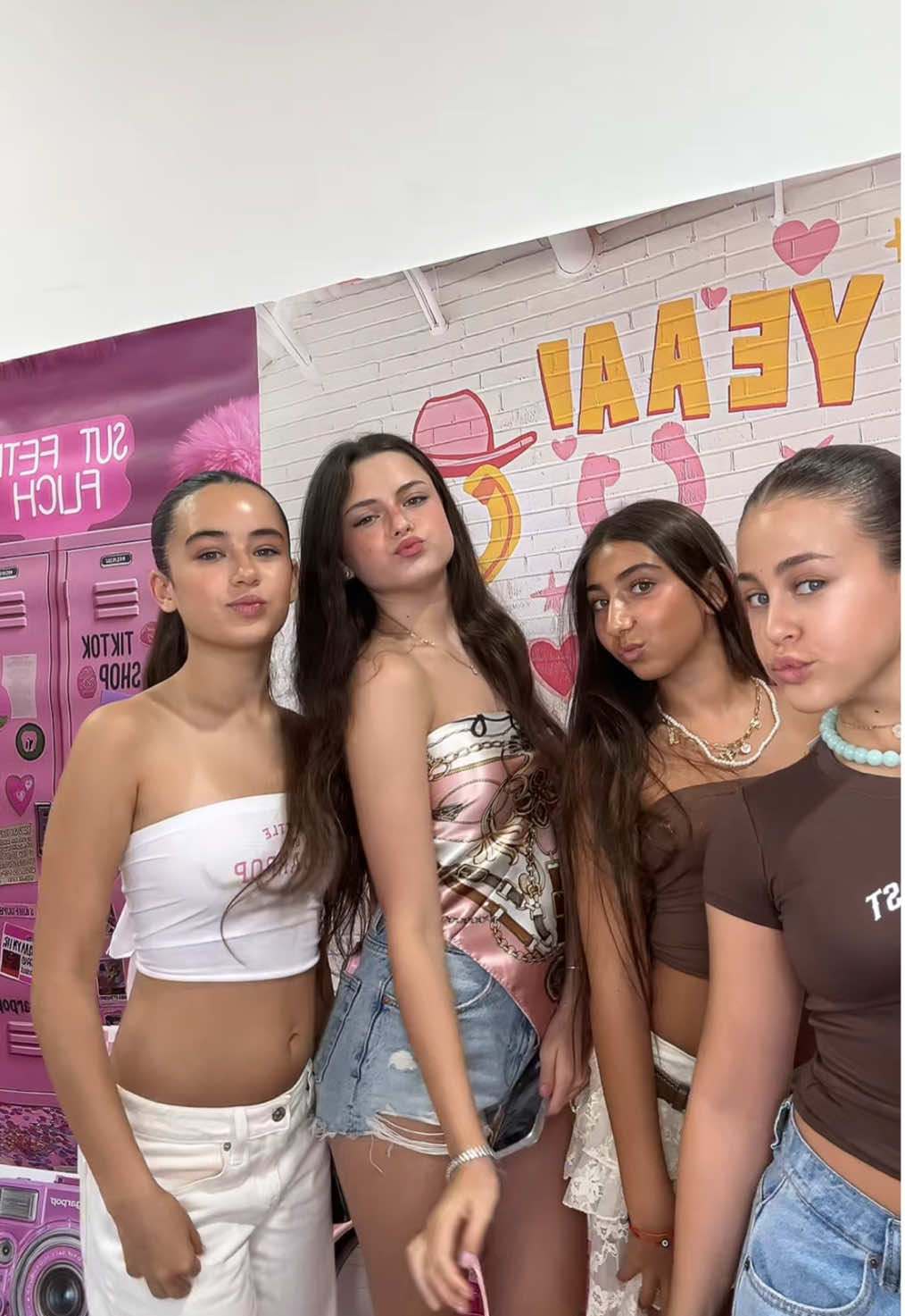 סוגרות את החופש במקום האהוב עלינו😍 @גילי מעוז 🎀🦩🥂🧚‍♀️💋 @𝐘𝐮𝐥𝐢🎀 @harel @sugarpop @ליאן מונין בוק בת מצווה  #trend #פוריוישראלי✅ #fypage #דורוןליבל #sugarpop 