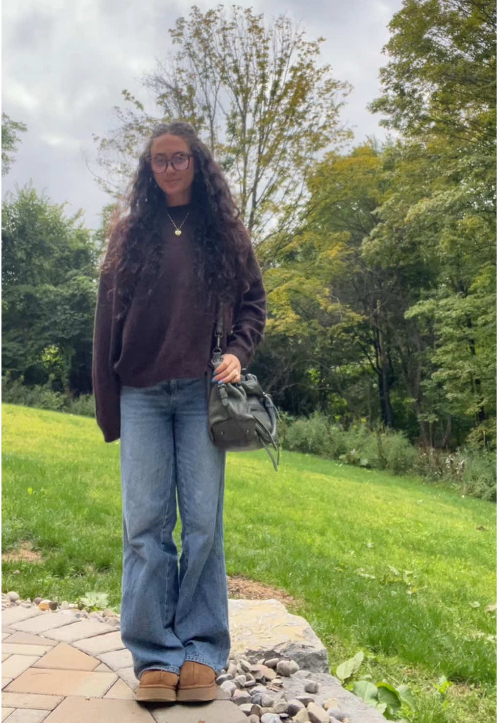 outfit of the day! on my way to get another pumpkin cream cold brew 🤌🏼☕️🧸🧺🍂 #autumn #fallvibes #OOTD #sweaterweather #autumnaesthetic #fallfashion 