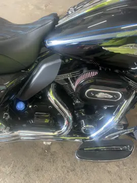 Bikes ready for a roadtrip south! Listen to that chop! That’s how a bike should sound!  Who’s ready for a ride.  #harley #motorcycle #bluecollar #bike #travel 