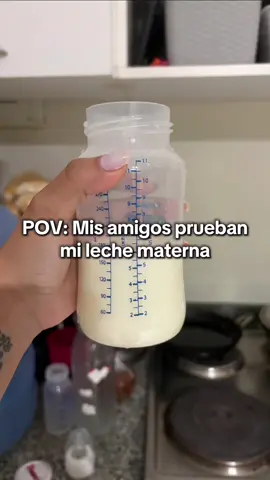 POV: Mia amigos prueban mi leche materna #Amigos #greenscreen #lactancia #maternidad 