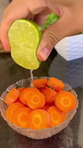 في أيام عمر إكتشفت خلط عصير الليمون مع الجزر له فوائد عظيمة للبصر والدورة الدموية  #easy_recipe01 