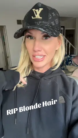#blondetored #ripblondehair #louisvuitton #mourning #onfridayswewearblack 
