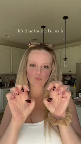 OKAYYY PRESS ONSSSSS😍😩👏🏼 #fallnails #pressonnails #glamnetic #newnails #tiktokshoplabordaysale 