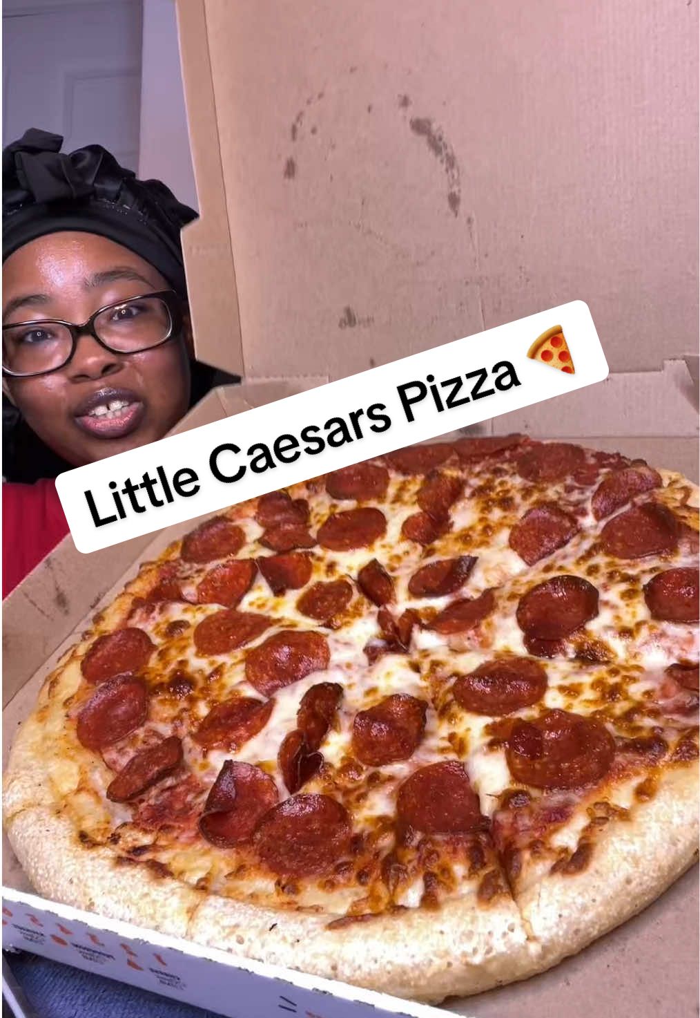 Nothing beats a delicious pizza on a Friday like @Little Caesars fresh and hot 🍕🍕 #littleceasers #littlecaesarspizza #pizzatiktok #mukbangshow #asmreatingsounds 