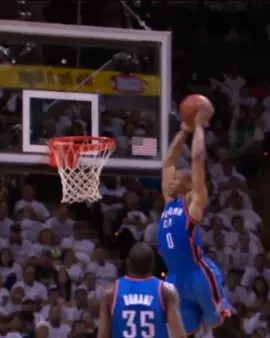 (2012) Kevin Durant and Russell Westbrook connected for the alley-oop slam against the Spurs in Game 5 of Western Conference Finals! Follow for more 🏀 #NBA #basketball #ballislife #hooper #kevindurant #westbrook