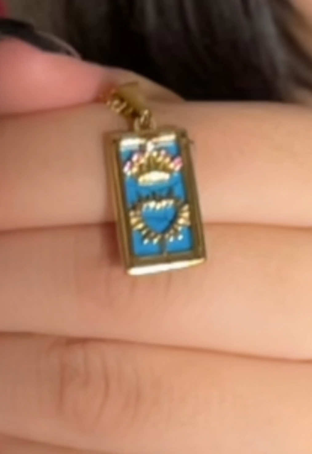 This tarot card necklace is too cute 💕 #tarotcards #tarotreading #accessories #jewelry 