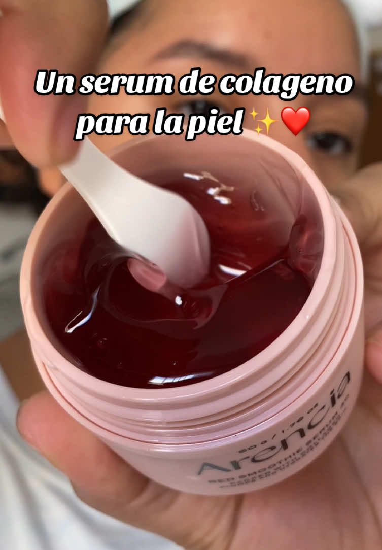 De los poros abiertos ➝ a una piel firme y luminosa 💎✨ El Arencia Red Smoothie Serum 30 no solo hidrata hasta 48h, también estimula la producción de colágeno, suaviza líneas de expresión y reduce visiblemente los poros en un 6.36%. El resultado: firmeza, glow y glass skin vibes cada mañana. 🌹 👉 Úsalo como último paso de tu rutina de noche o como mascarilla intensiva. @Arencia  #arencia #pores #glowingskin #collagenboost #antiaging #skincare #antiaging #glassskin #kbeauty#DoMoreInAYear 