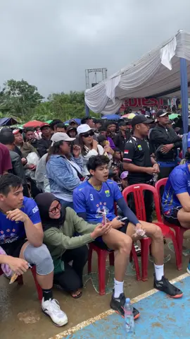 boy arnes...bersama penggemarnya....CV laris jaya cap sagaranten