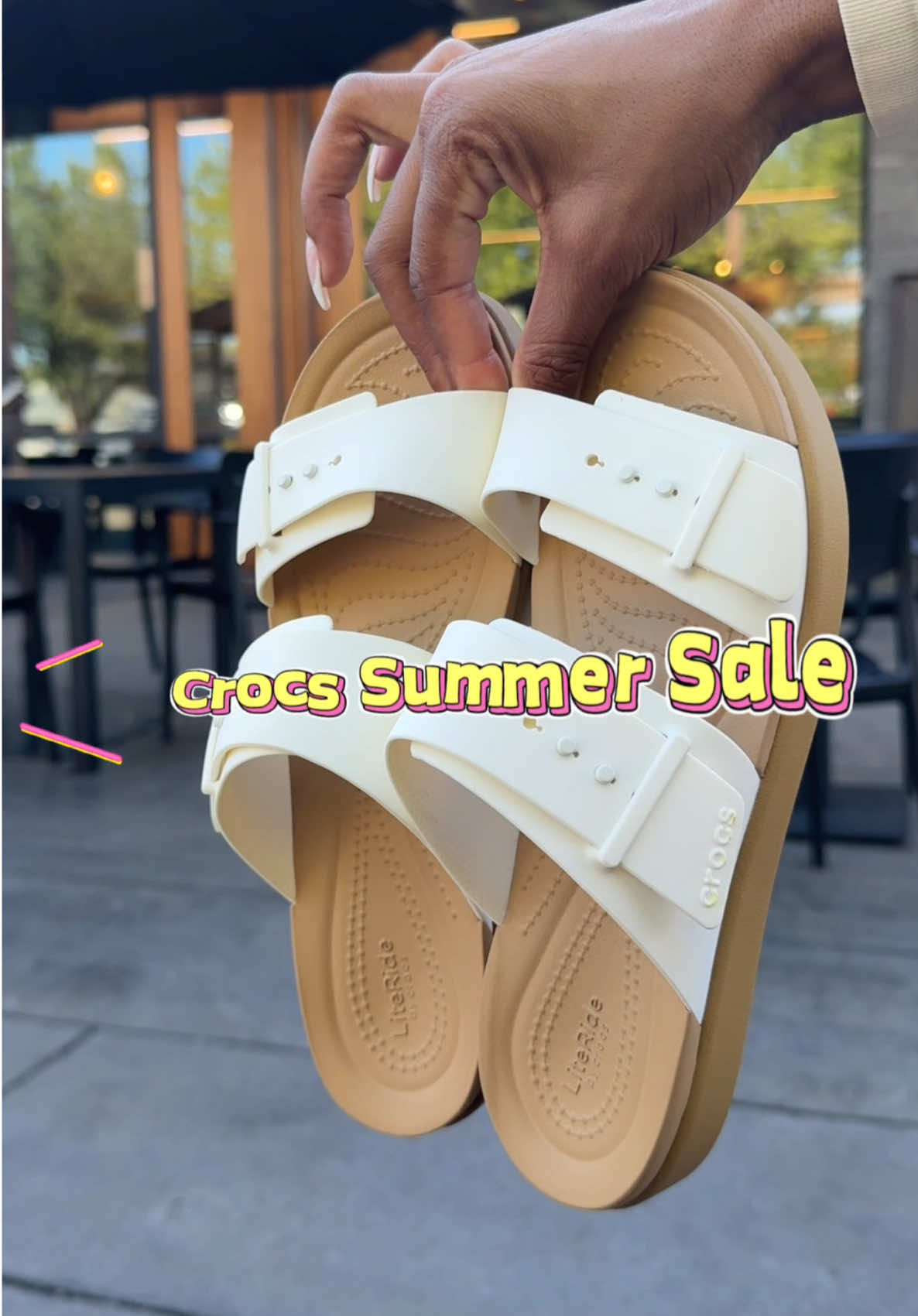 🔥End of summer sale is here🛍️‼️get this Brooklyn low low during crocs summer sale now!!#crocs #crocslides #clearancesale #crocs4life #backtoschool 