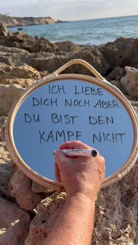 Manchmal musst du einfach gehen 💔 #selbstwert #liebdichselbst #trennung #loslassen #toxischebeziehungen 